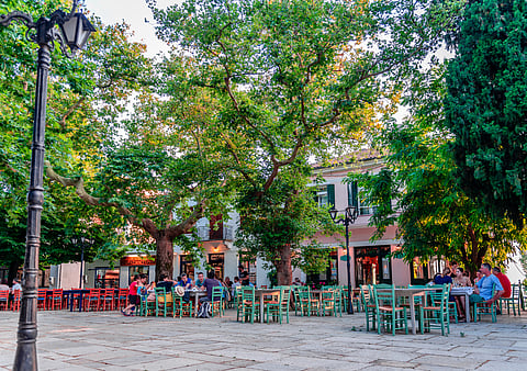 The historic square of Lafkos, with cafeterias 